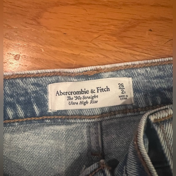 Abercrombie & Fitch The 90’s Straight Ultra High Rise - Picture 2 of 3